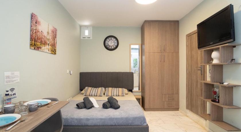 AIOLOS LUXURY apartment 1 — Hotel in Athens
