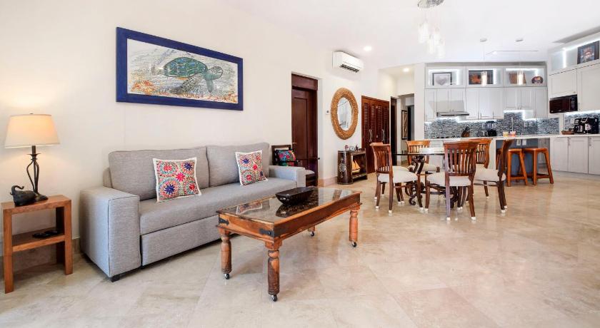 Oceanfront Condo Luna Encantada with Pool and Great Rates Luna A2 photo