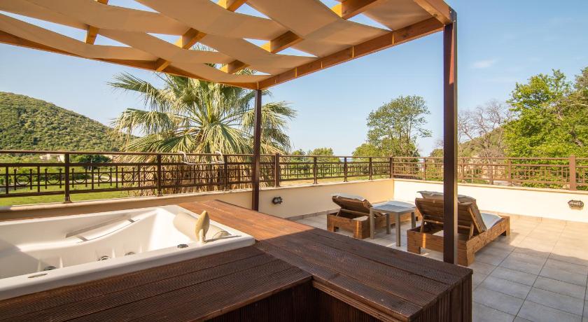 Image of Double Room with Hot Tub 1