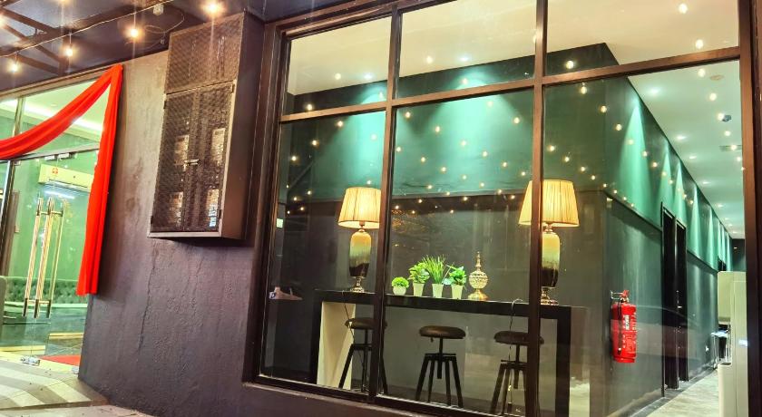 プシン 1 DAY CAR HOTEL - BG PERDANA 3つ星 ホテル スイート