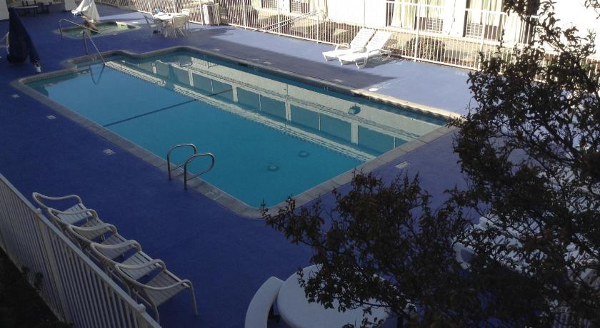 Motel 6 Hemet photo