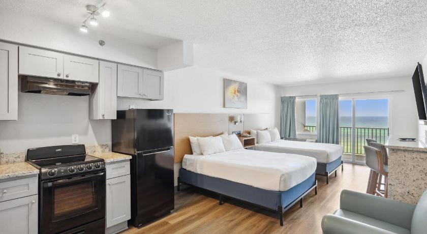 Image of Beachfront Classic Room - Queen/Queen with Kitchen 10