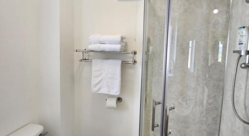 New room with free minibar&tea&coffee photo
