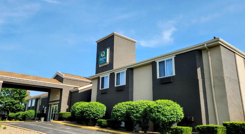 Quality Inn Brunswick Cleveland South Brunswick photo