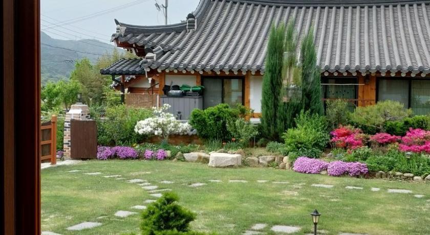 Mirinae Hanok Tradiational House photo