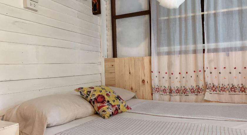 Image of Standard Double Room with Shared Bathroom 0