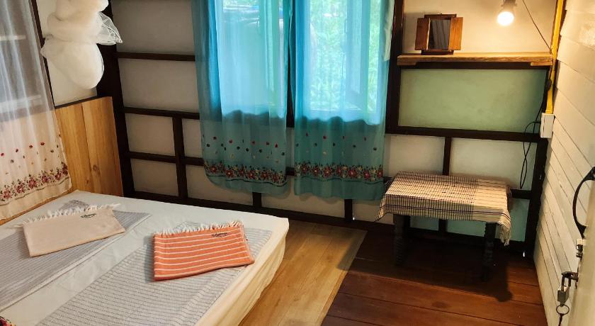 Image of Standard Double Room with Shared Bathroom 2