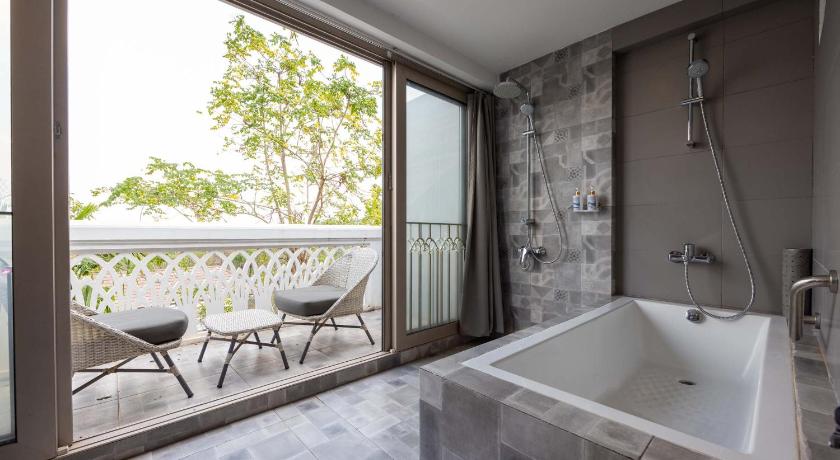 Image of Deluxe Double or Twin Room 2