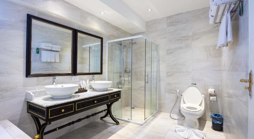 Image of Family Suite (2 bedrooms) 2