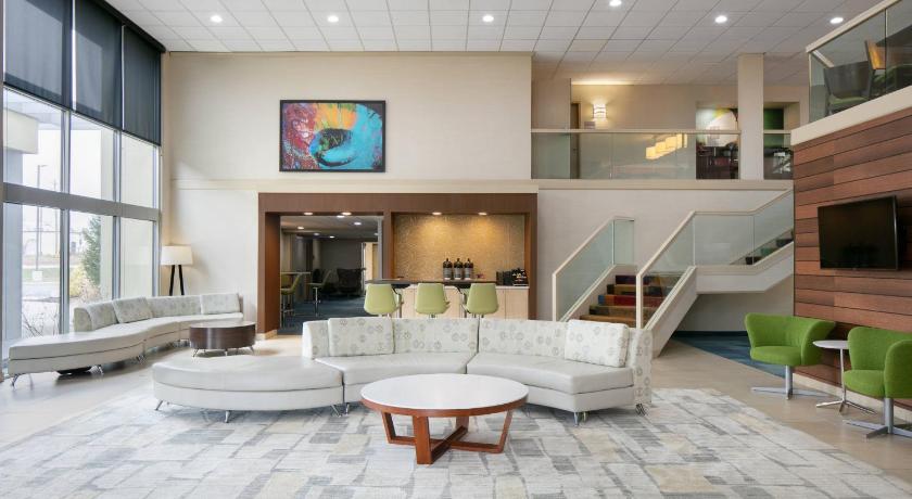 Fairfield Inn & Suites Cincinnati North/Sharonville photo