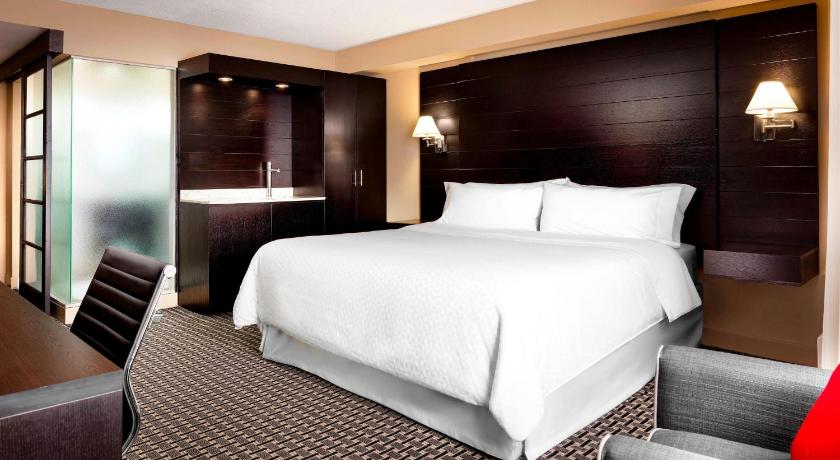 Four Points by Sheraton Mississauga - Meadowvale photo