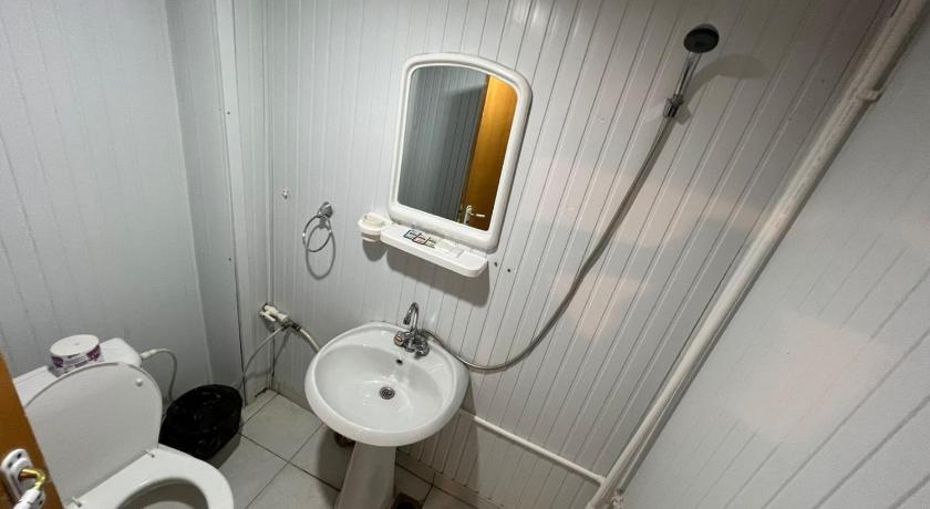 Image of Triple Room with Lake View 8