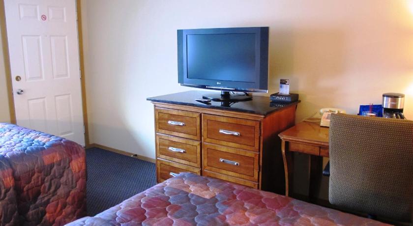 Standard Double Room, Lakeshore Inn & Suites in Anchorage (AK)