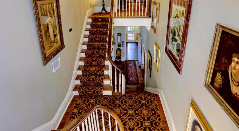 Anchuca Historic Mansion & Inn photo