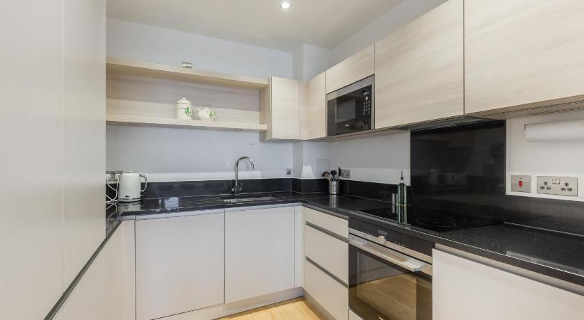 Image of Deluxe One-Bedroom Apartment with Balcony 9