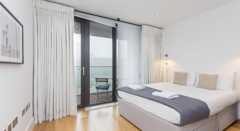 Image of Deluxe One-Bedroom Apartment with Balcony 3