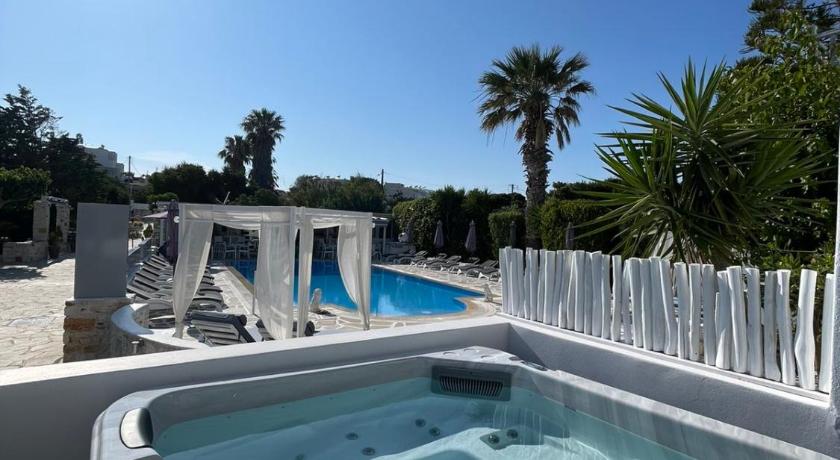 Zoumis Residence — Hotel in Paros Island
