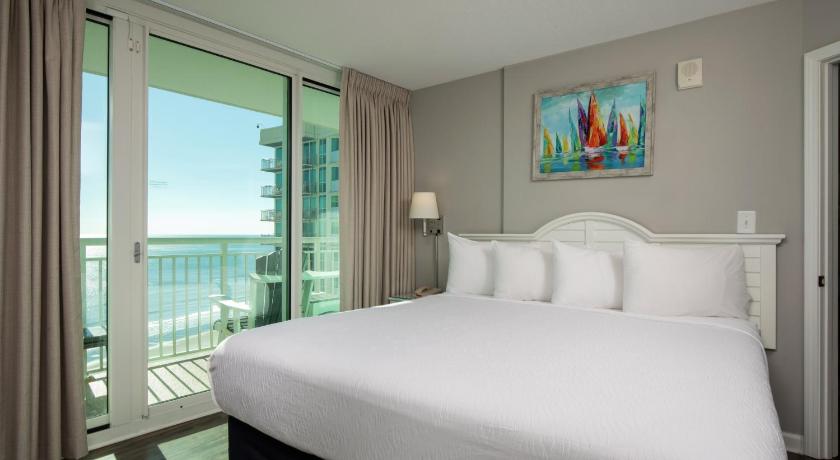 Image of Three-Bedroom Suite - Ocean Front 4