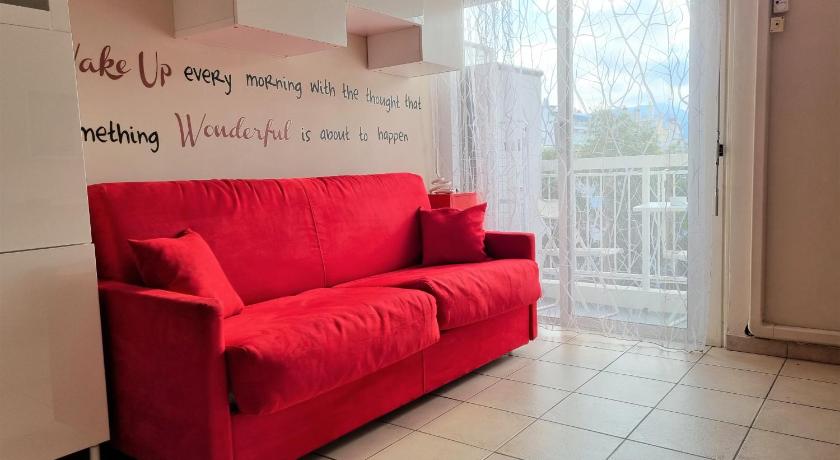 Immagine di Monolocale con Balcone (Studio with Balcony) 0