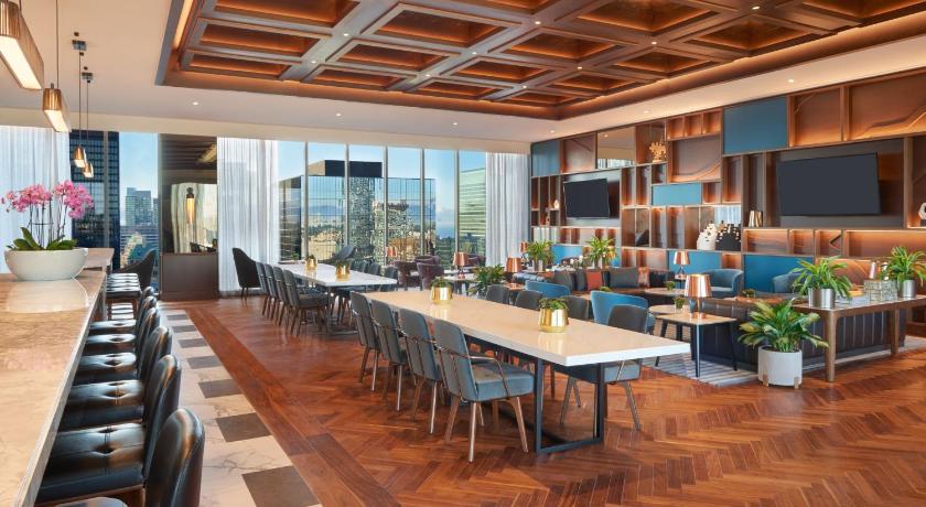 Image of Royal Suite, 1 King Bed, Club Lounge Access 10