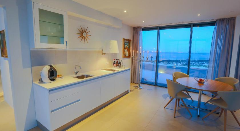 Image of Penthouse Apartment with Terrace and Jacuzzi 1