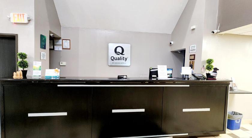 Quality Inn Brunswick Cleveland South Brunswick photo