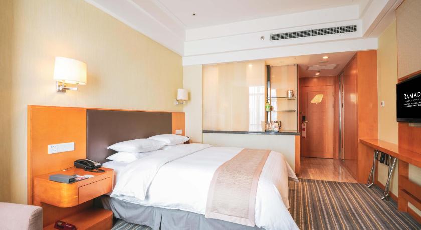 Image of Superior King Room 1