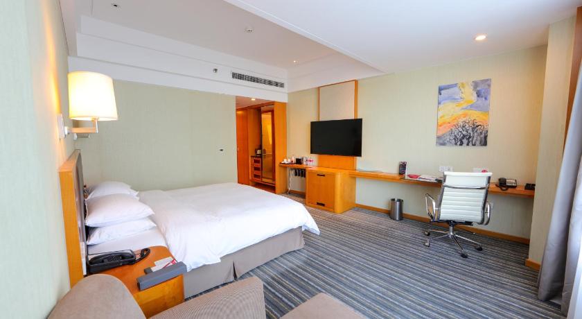 Image of King Room with Mobility Access - Non-Smoking 1