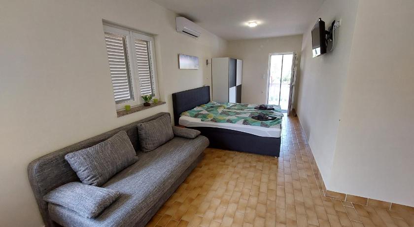 Studio apartment Aren photo