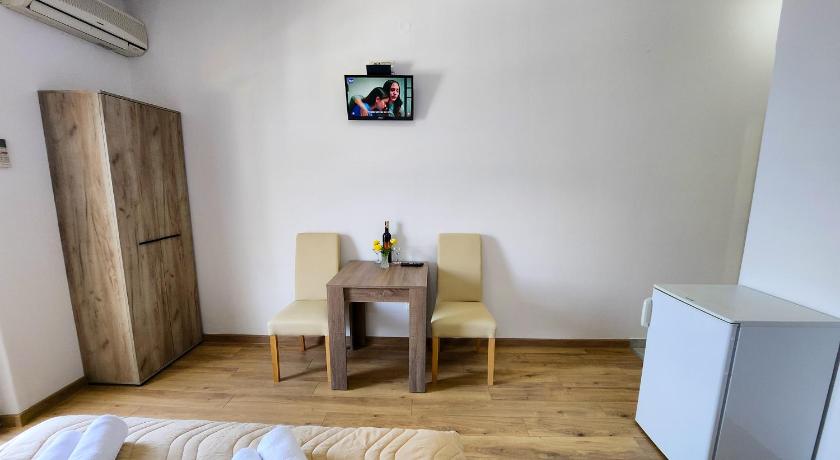 Image of Double Room with Extra Bed 7