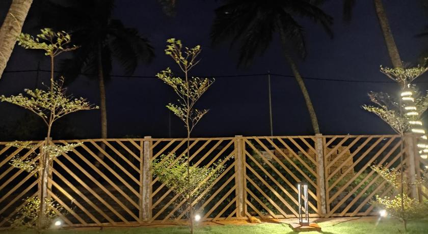 Corniche Beach Resort photo