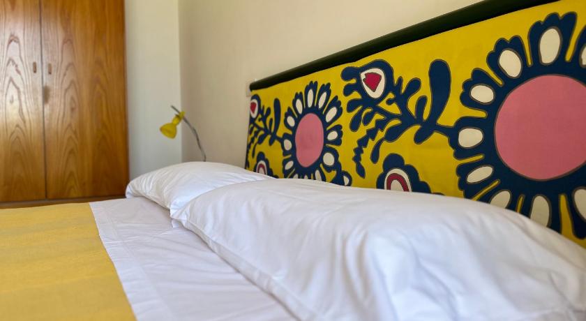 Hotel Holiday photo