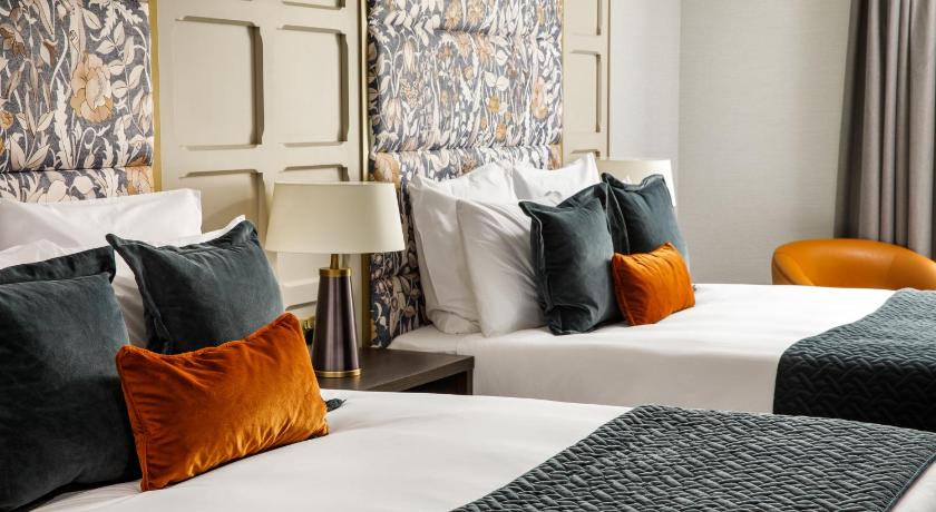 Image of Superior Room With Two Double Beds 4