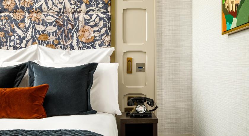 Image of Accessible Classic Room With One Double Bed 6
