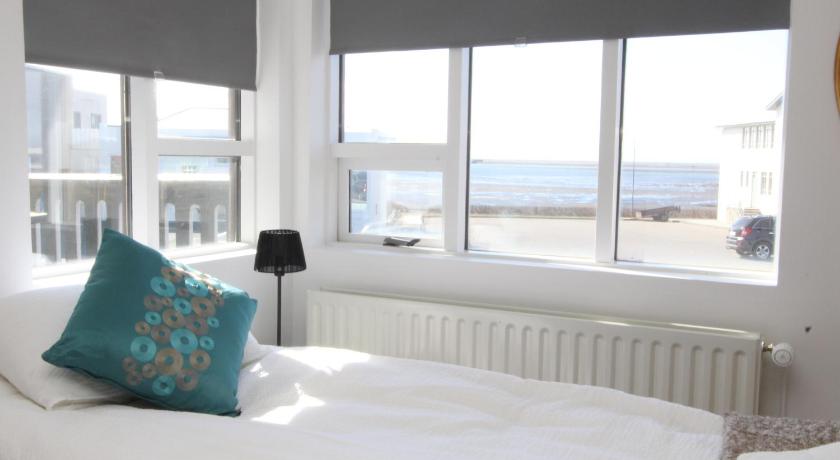 Image of Double or Twin Room with Shared Bathroom and Sea View 6