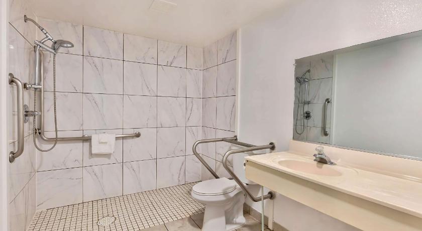 Motel 6-Falls Church, VA - Arlington Boulevard photo
