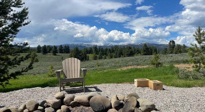 利亚 (ID) 3505 Joseph Dr Cabin with breathtaking views, 30 miles to Yellowstone 5星级 住宿 泳池