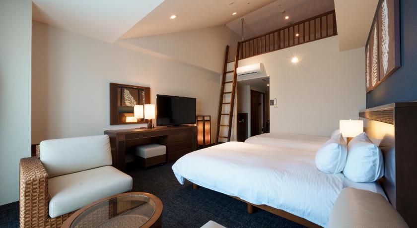 Image of Family Room with Loft - Oceans Wing 1