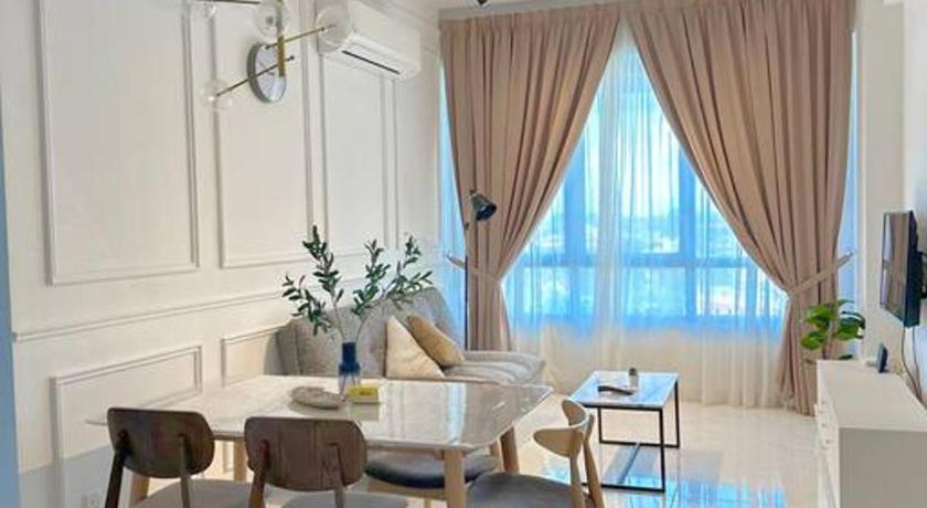 Netflix 2 Queen Bed Troika Kota Bharu Homestay 113 - image 28