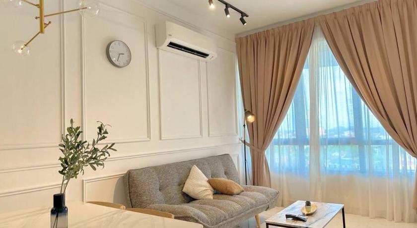 Netflix 2 Queen Bed Troika Kota Bharu Homestay 113 - image 49