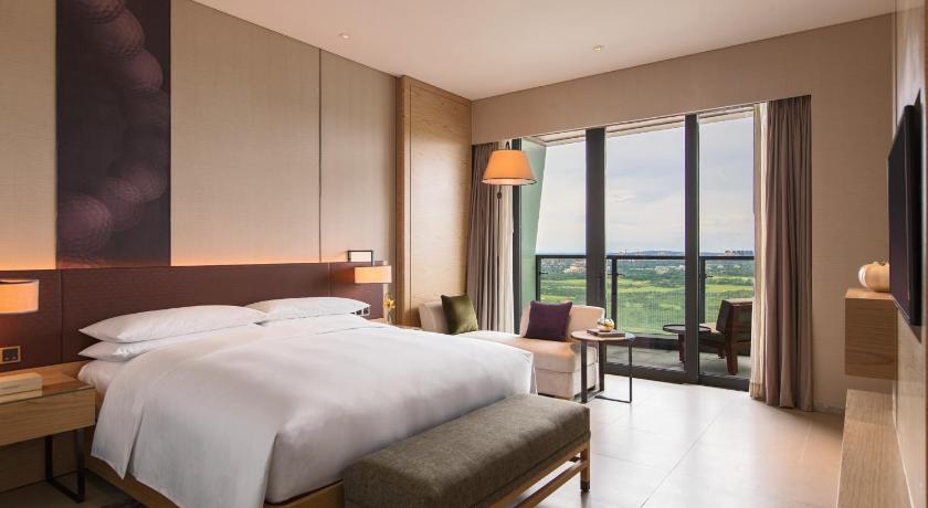 Renaissance Haikou Hotel photo