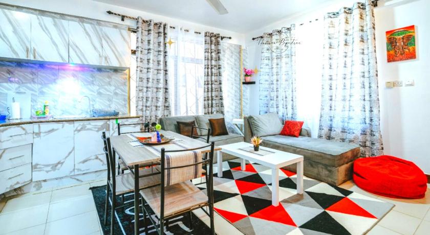 Entire 2 bedrooms cozy apartment in Mikocheni, Dar-es-salaam, with WI-FI, 1 kilometer from the BEACH — Hotel in Dar Es Salaam