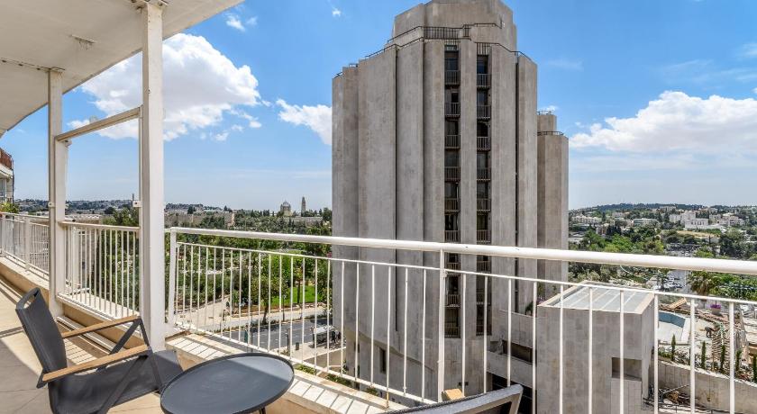 Full Option 3BR next King David - image 6