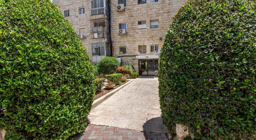 Full Option 3BR next King David - image 4