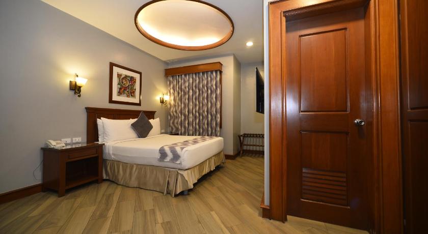 Image of Queen Room 4