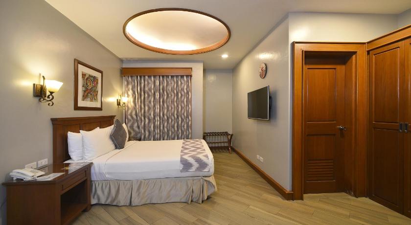 Image of Queen Room 1