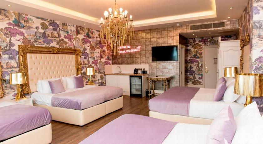 Image of Themed Room (Sleeping 8) 6