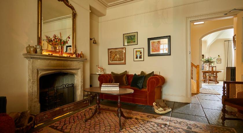 Victorian House photo