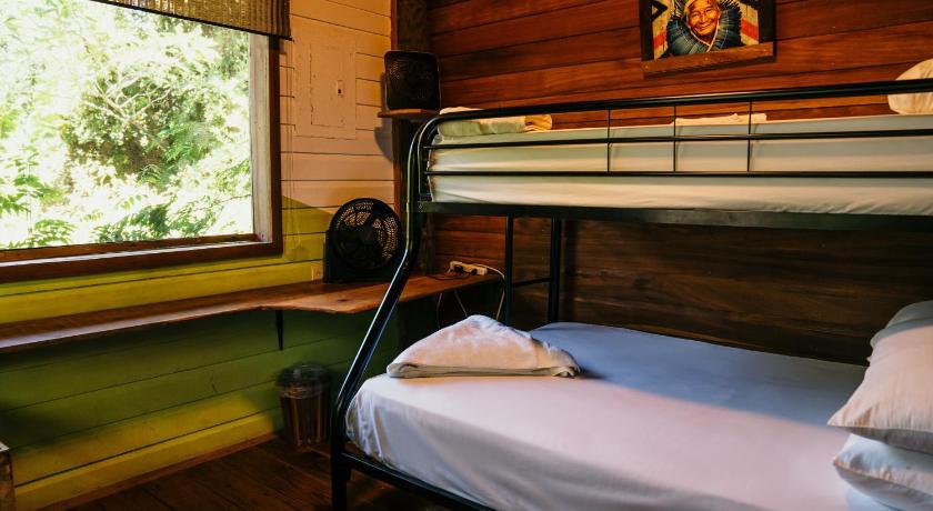 Фото: Трехместный номер - С общей ванной комнатой (Triple Room - Shared Bathroom) 0