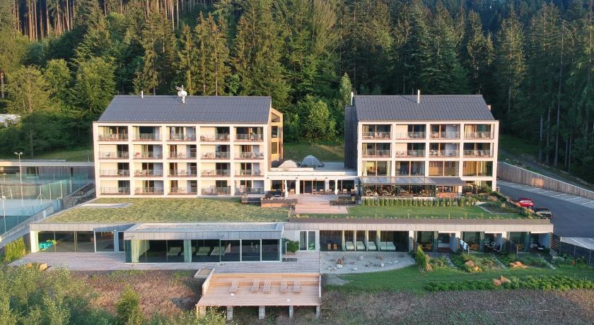 ENDEMIT Boutique Hotel &amp; Spa — Hotel in Horni Becva